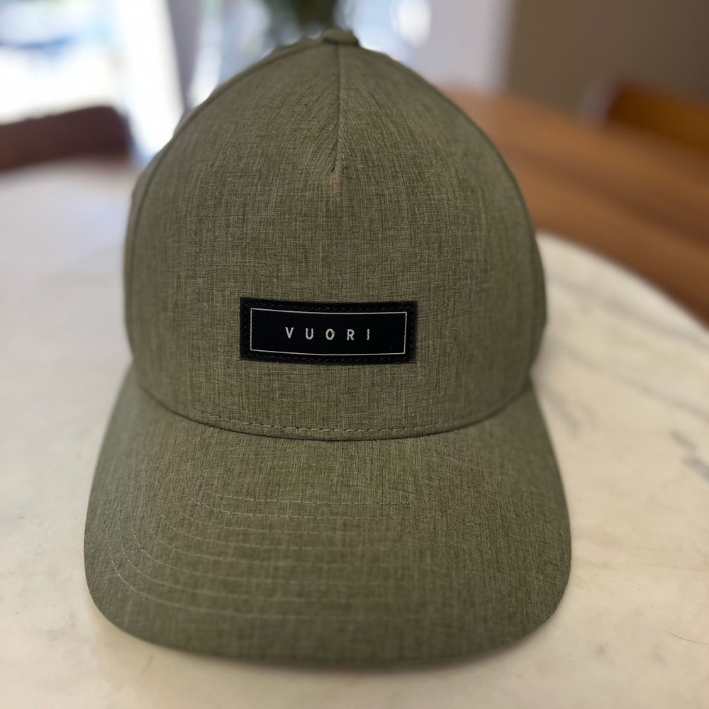 Grey Women’s Vuori Hat
